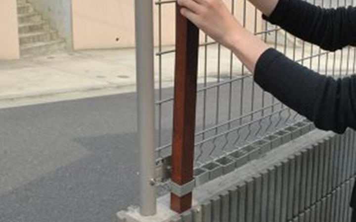 サクサクフェンス_木材の差し込み